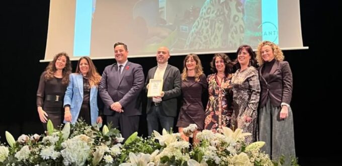 gala sevilla comprometida